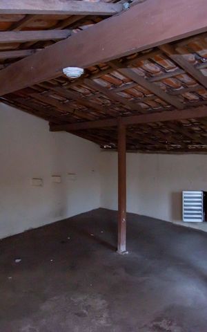 Casa para alugar com 355m², 5 quartos e 4 vagasPorão