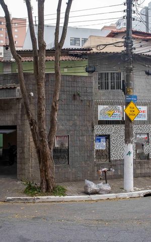 Casa para alugar com 355m², 5 quartos e 4 vagasFachada