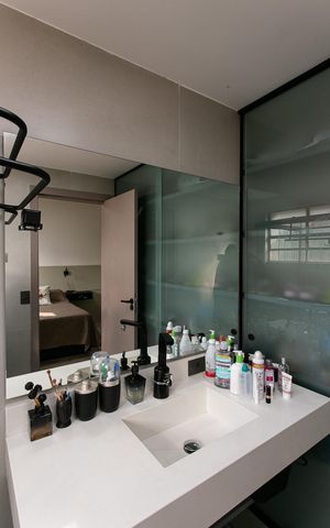 Apartamento à venda com 96m², 2 quartos e 1 vaga Apartamento à venda com 96m², 2 quartos e 1 vagaBanheiro da Suíte 1