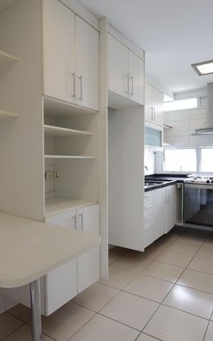 Apartamento para alugar com 114m², 3 quartos e 3 vagasCozinha