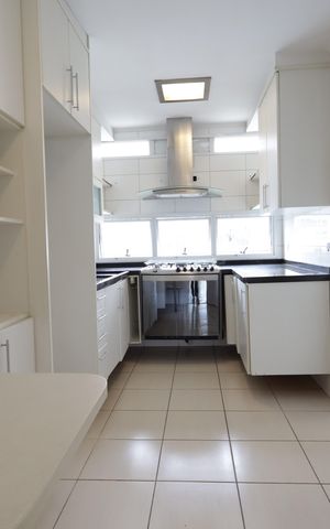 Apartamento para alugar com 114m², 3 quartos e 3 vagasCozinha
