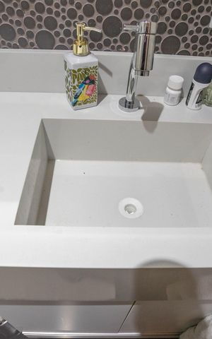 Apartamento à venda com 81m², 3 quartos e 2 vagasBanheiro social