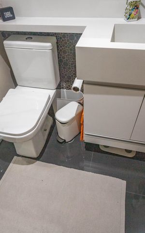 Apartamento à venda com 81m², 3 quartos e 2 vagasBanheiro social