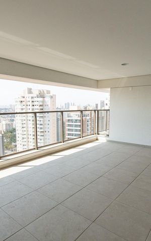 Apartamento à venda com 142m², 3 quartos e 2 vagas Apartamento à venda com 142m², 3 quartos e 2 vagasVaranda