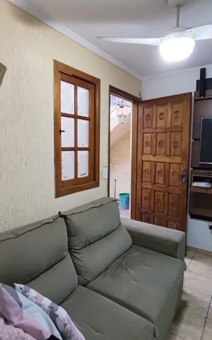 Casa à venda com 164m², 4 quartos e 2 vagas