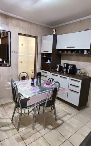 Casa à venda com 164m², 4 quartos e 2 vagas