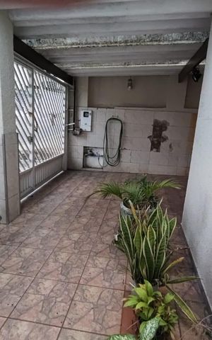 Casa à venda com 164m², 4 quartos e 2 vagas