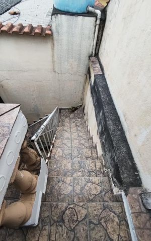 Casa à venda com 164m², 4 quartos e 2 vagas