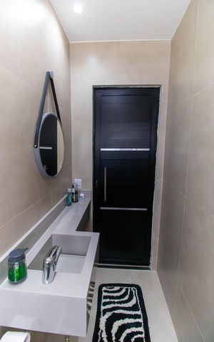 Casa à venda com 123m², 3 quartos e 2 vagas Casa à venda com 123m², 3 quartos e 2 vagasBanheiro Social