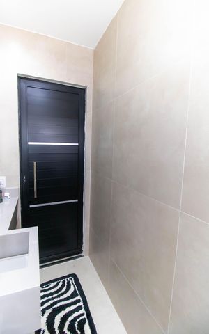 Casa à venda com 123m², 3 quartos e 2 vagas Casa à venda com 123m², 3 quartos e 2 vagasBanheiro Social