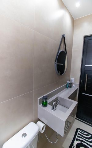 Casa à venda com 123m², 3 quartos e 2 vagas Casa à venda com 123m², 3 quartos e 2 vagasBanheiro Social