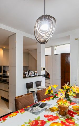 Casa à venda com 400m², 3 quartos e 2 vagas Casa à venda com 400m², 3 quartos e 2 vagasCozinha