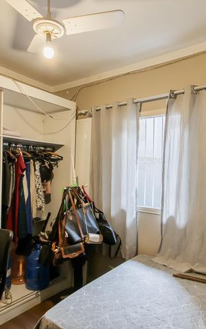 Casa à venda com 400m², 3 quartos e 2 vagas Casa à venda com 400m², 3 quartos e 2 vagasQuarto 1
