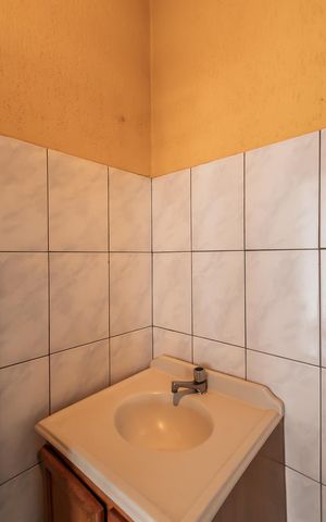 Casa à venda com 400m², 3 quartos e 2 vagas Casa à venda com 400m², 3 quartos e 2 vagasBanheiro de serviço