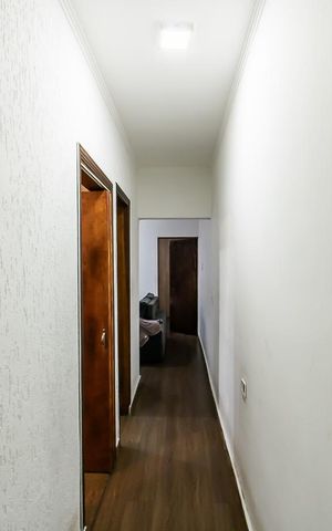 Casa à venda com 400m², 3 quartos e 2 vagas Casa à venda com 400m², 3 quartos e 2 vagasCorredor
