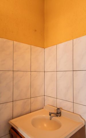 Casa à venda com 400m², 3 quartos e 2 vagas Casa à venda com 400m², 3 quartos e 2 vagasBanheiro de serviço