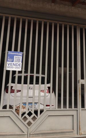 Casa à venda com 223m², 3 quartos e 2 vagasFachada