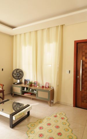Casa à venda com 223m², 3 quartos e 2 vagasSala