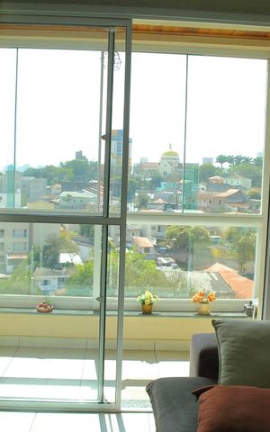 Apartamento à venda com 180m², 3 quartos e 2 vagasSala