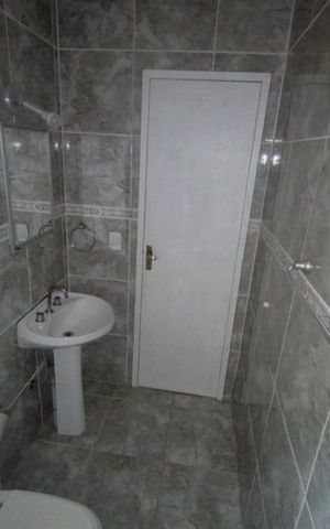 Casa à venda com 110m², 3 quartos e 2 vagas Casa à venda com 110m², 3 quartos e 2 vagasBanheiro