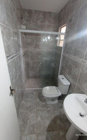 Casa à venda com 110m², 3 quartos e 2 vagas Casa à venda com 110m², 3 quartos e 2 vagasBanheiro