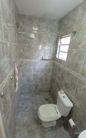 Casa à venda com 110m², 3 quartos e 2 vagas Casa à venda com 110m², 3 quartos e 2 vagasBanheiro