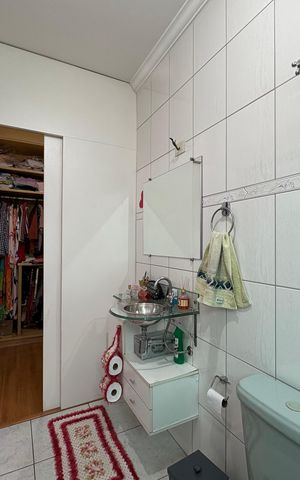 Casa à venda com 260m², 3 quartos e 3 vagas Casa à venda com 260m², 3 quartos e 3 vagasBanheiro da suíte