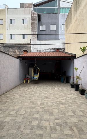 Casa à venda com 260m², 3 quartos e 3 vagas Casa à venda com 260m², 3 quartos e 3 vagasÁrea Externa