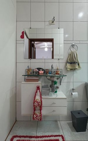 Casa à venda com 260m², 3 quartos e 3 vagas Casa à venda com 260m², 3 quartos e 3 vagasBanheiro da suíte