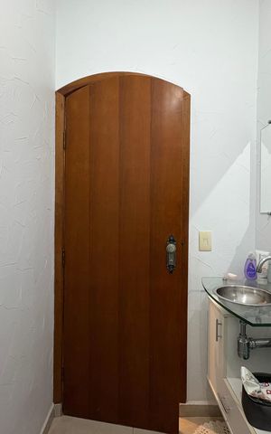 Casa à venda com 260m², 3 quartos e 3 vagas Casa à venda com 260m², 3 quartos e 3 vagasLavabo