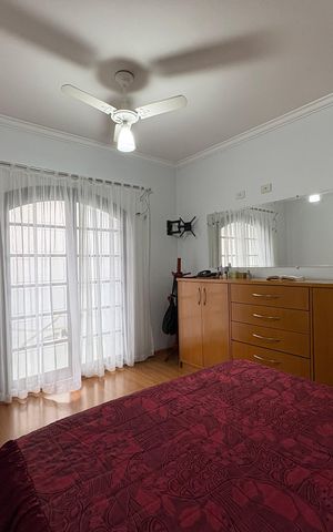 Casa à venda com 260m², 3 quartos e 3 vagas Casa à venda com 260m², 3 quartos e 3 vagasSuite