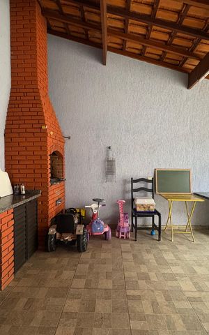 Casa à venda com 260m², 3 quartos e 3 vagas Casa à venda com 260m², 3 quartos e 3 vagasÁrea Externa