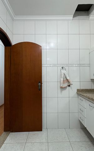 Casa à venda com 260m², 3 quartos e 3 vagas Casa à venda com 260m², 3 quartos e 3 vagasBanheiro
