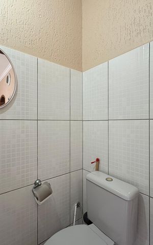 Casa à venda com 260m², 3 quartos e 3 vagas Casa à venda com 260m², 3 quartos e 3 vagasLavabo 2