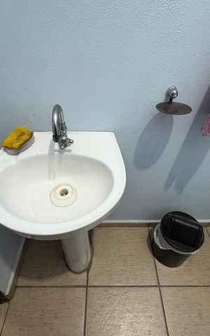 Casa à venda com 260m², 3 quartos e 3 vagas Casa à venda com 260m², 3 quartos e 3 vagasLavabo 3