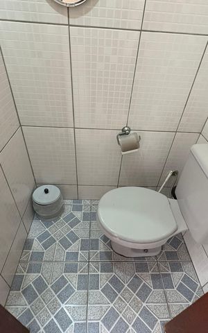 Casa à venda com 260m², 3 quartos e 3 vagas Casa à venda com 260m², 3 quartos e 3 vagasLavabo 2