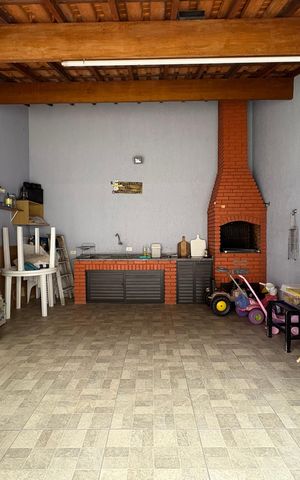 Casa à venda com 260m², 3 quartos e 3 vagas Casa à venda com 260m², 3 quartos e 3 vagasÁrea Externa
