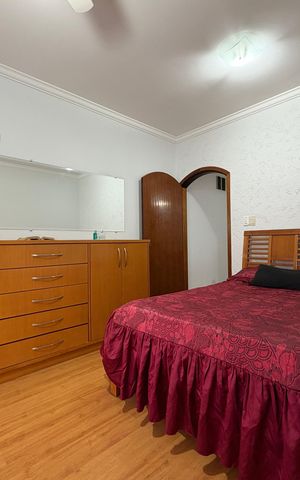 Casa à venda com 260m², 3 quartos e 3 vagas Casa à venda com 260m², 3 quartos e 3 vagasSuite