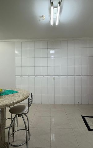 Casa à venda com 260m², 3 quartos e 3 vagas Casa à venda com 260m², 3 quartos e 3 vagasCozinha