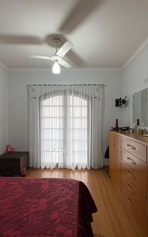 Casa à venda com 260m², 3 quartos e 3 vagas Casa à venda com 260m², 3 quartos e 3 vagasSuite
