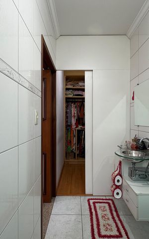 Casa à venda com 260m², 3 quartos e 3 vagas Casa à venda com 260m², 3 quartos e 3 vagasBanheiro da suíte