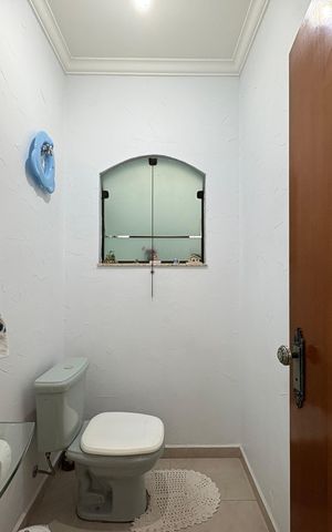 Casa à venda com 260m², 3 quartos e 3 vagas Casa à venda com 260m², 3 quartos e 3 vagasLavabo