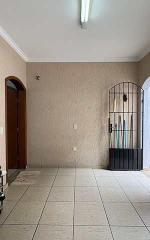 Casa à venda com 260m², 3 quartos e 3 vagas Casa à venda com 260m², 3 quartos e 3 vagasLavanderia