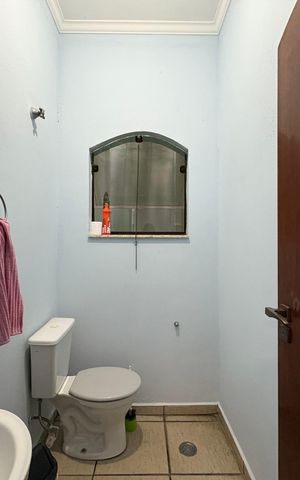 Casa à venda com 260m², 3 quartos e 3 vagas Casa à venda com 260m², 3 quartos e 3 vagasLavabo 3