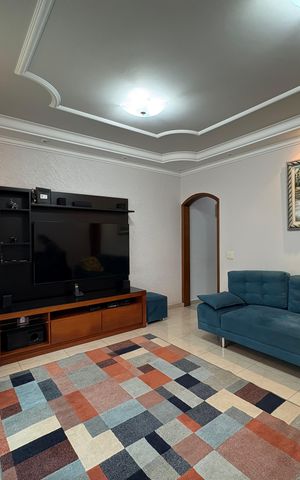 Casa à venda com 260m², 3 quartos e 3 vagas Casa à venda com 260m², 3 quartos e 3 vagasSala