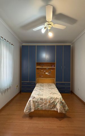 Casa à venda com 260m², 3 quartos e 3 vagas Casa à venda com 260m², 3 quartos e 3 vagasQuarto 2