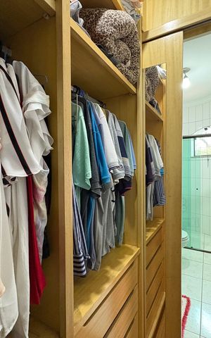 Casa à venda com 260m², 3 quartos e 3 vagas Casa à venda com 260m², 3 quartos e 3 vagasCloset suite