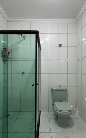 Casa à venda com 260m², 3 quartos e 3 vagas Casa à venda com 260m², 3 quartos e 3 vagasBanheiro