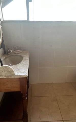 Casa de condomínio à venda com 250m², 5 quartos e 2 vagas Casa de condomínio à venda com 250m², 5 quartos e 2 vagasBanheiro sótão