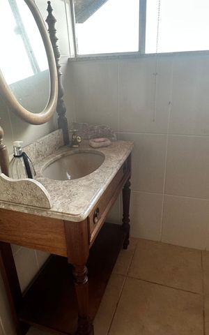 Casa de condomínio à venda com 250m², 5 quartos e 2 vagas Casa de condomínio à venda com 250m², 5 quartos e 2 vagasBanheiro sótão